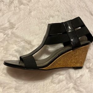 women’s black wedge sandals